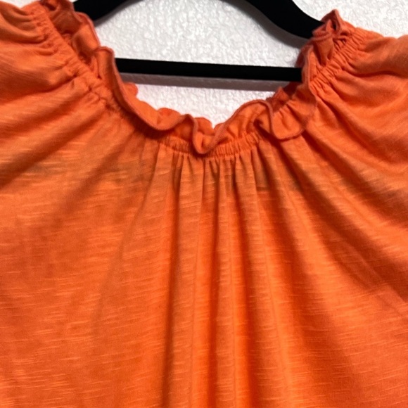 Versona Sleeveless Top - Picture 2 of 7
